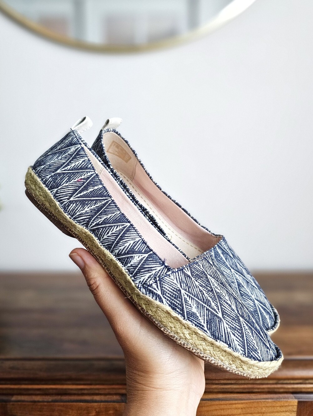 Clarks Clovelly Sun Espadrille Flats Women's 6.5M Blue White Chevron Print - Picture 2 of 10
